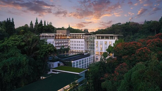hotel staycation Bandung view alam
